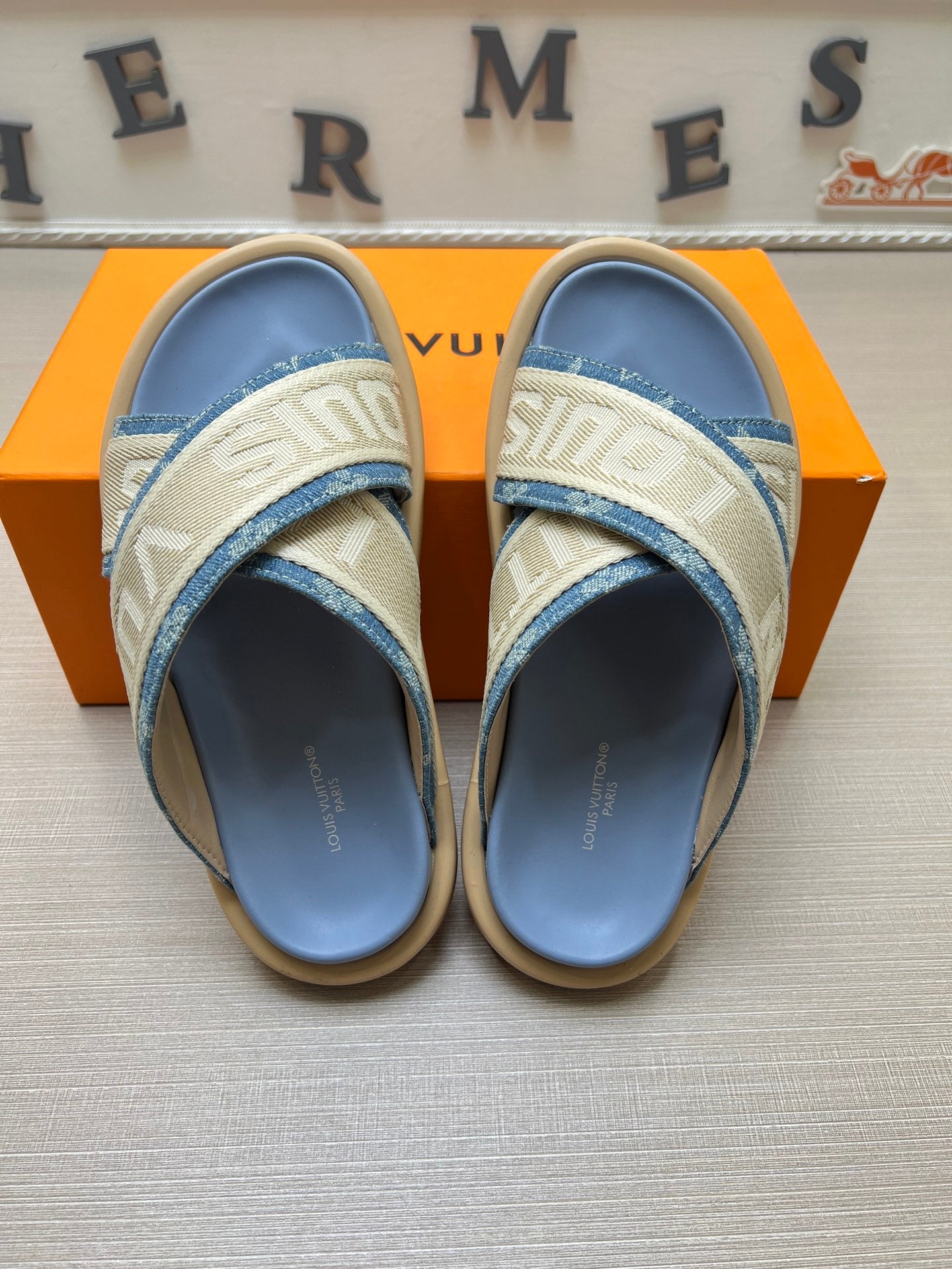 535ZE272Z Popular Slippers