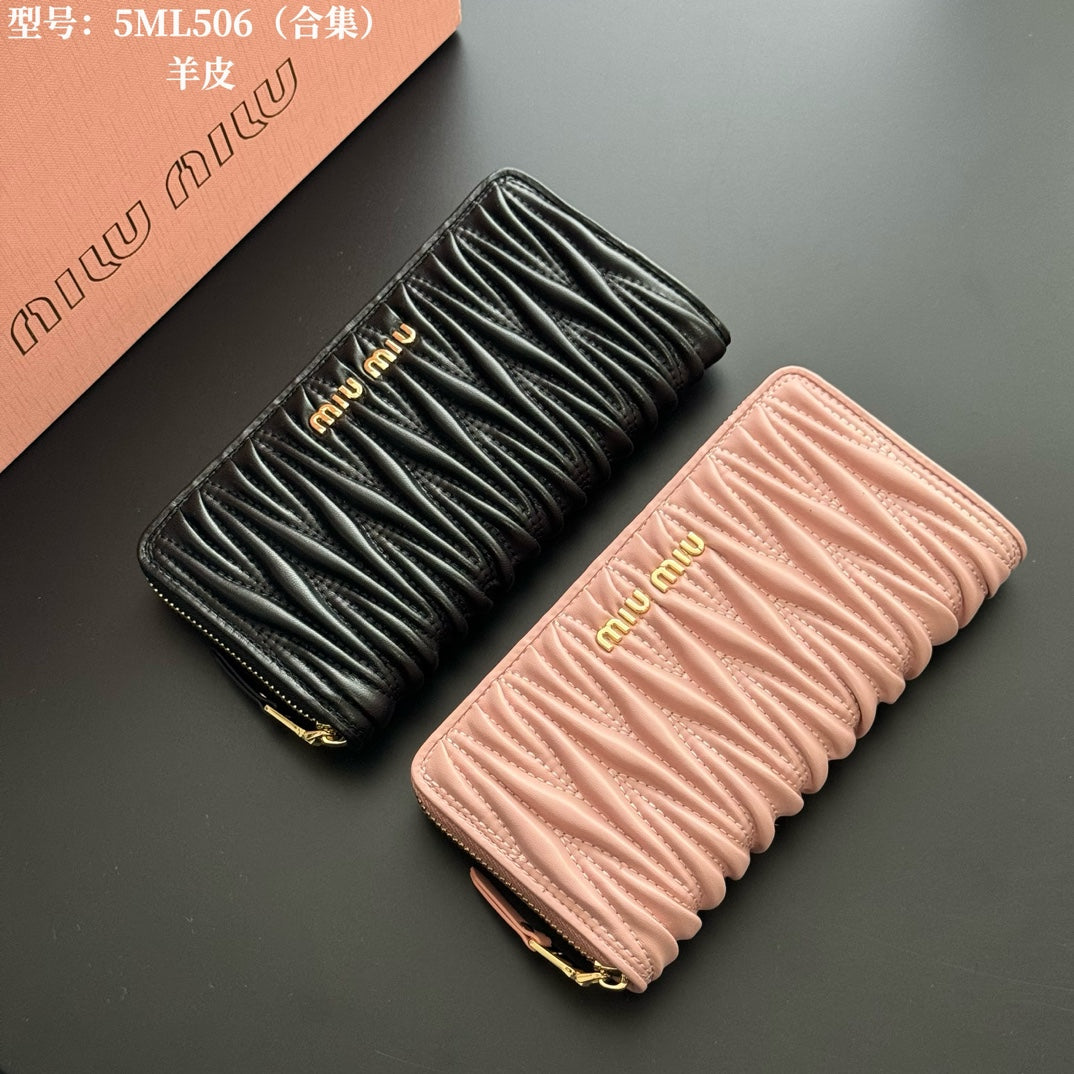 B1P46A123 Popular leather wallets
