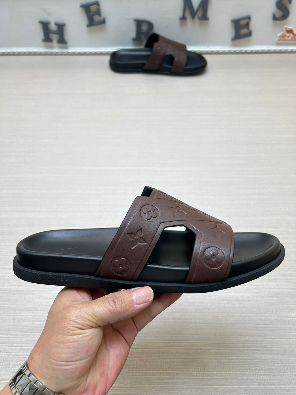 54E66Z Popular slippers