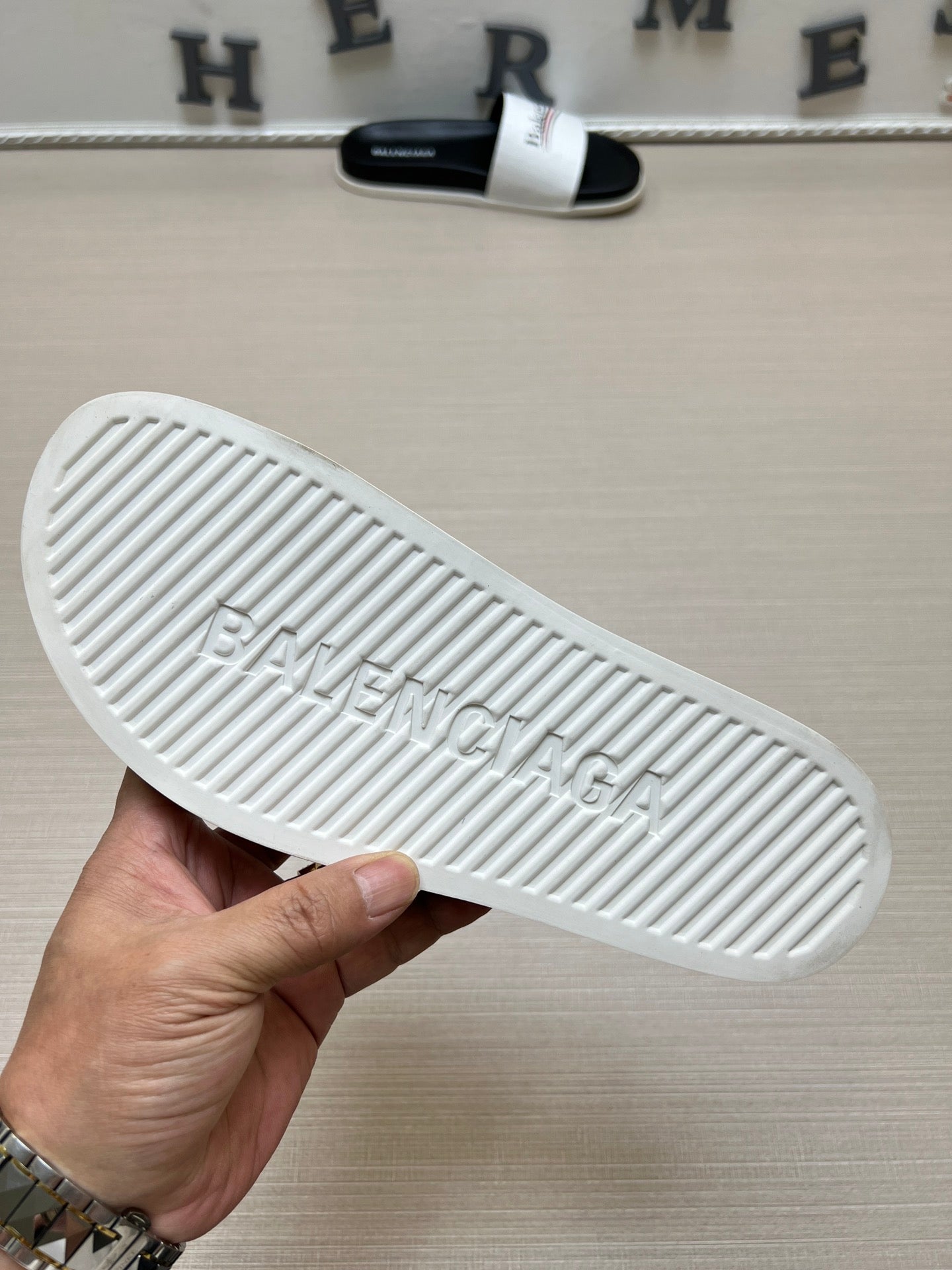 54J99Z Popular slippers