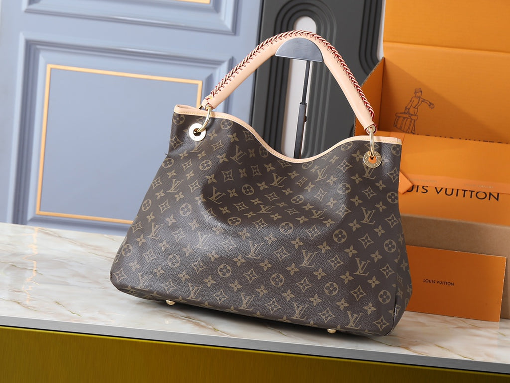 146PE65B Popular leather bag
