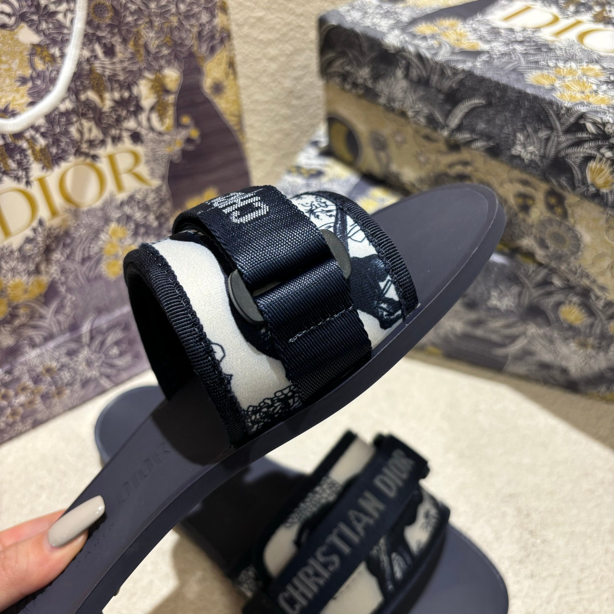 14D17Z Popular slippers