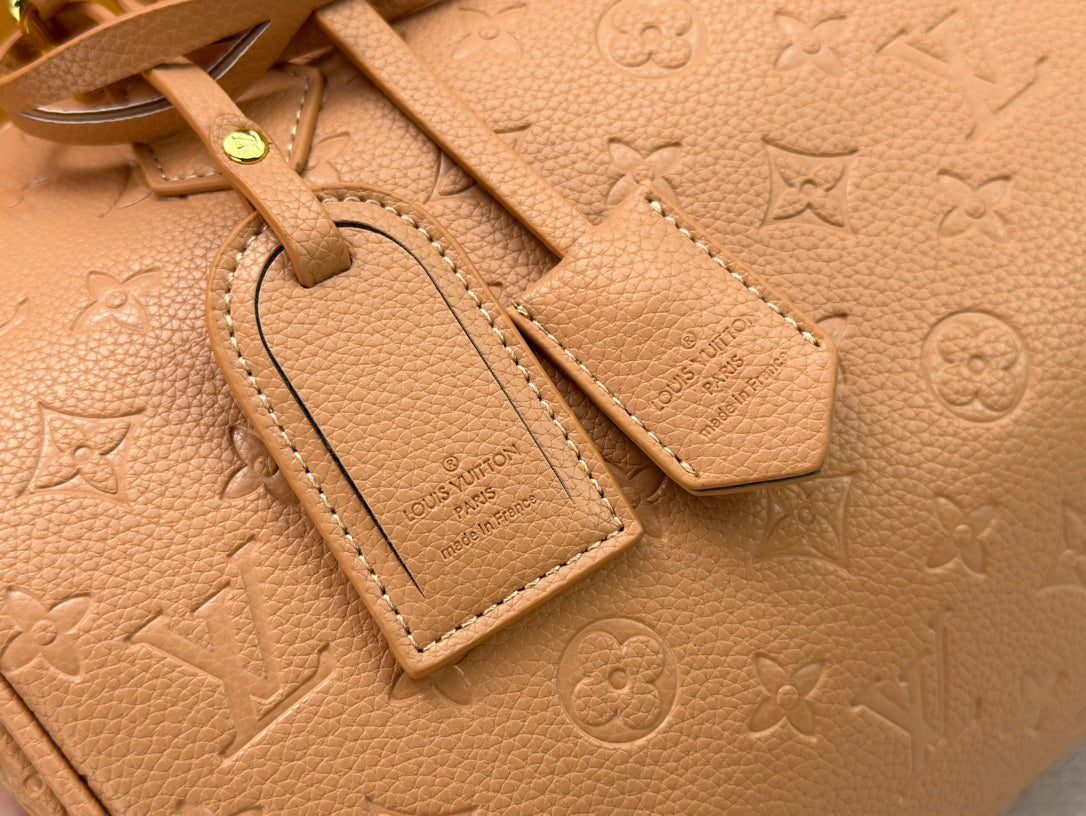 B1X56E29 Popular leather bag
