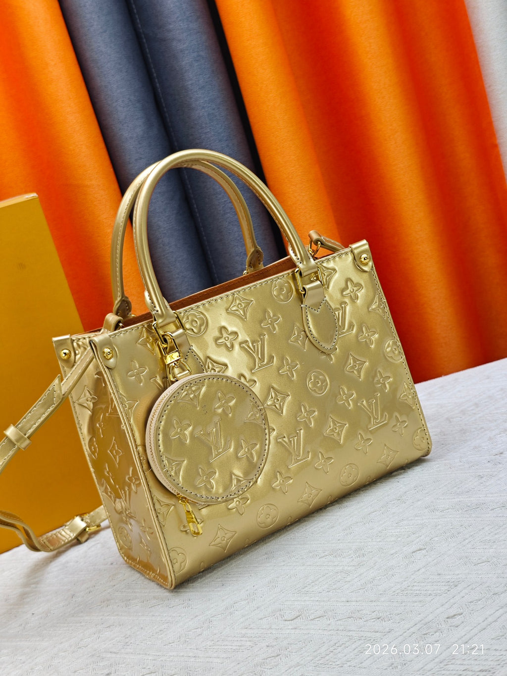 136PE35B Popular leather bag