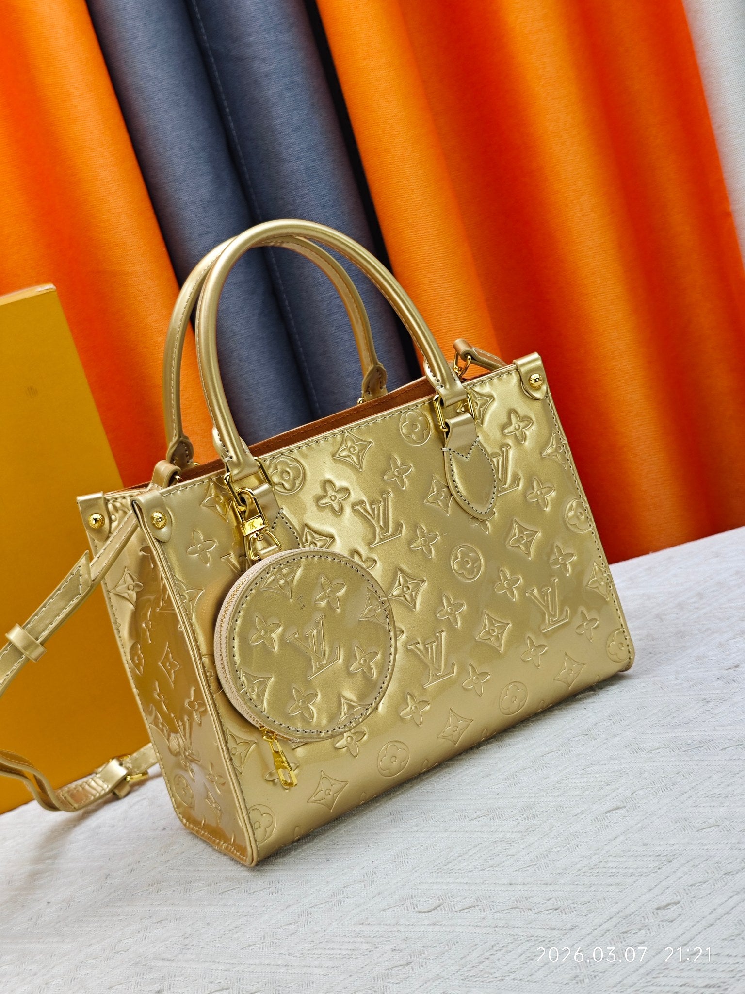 136PE35B Popular leather bag