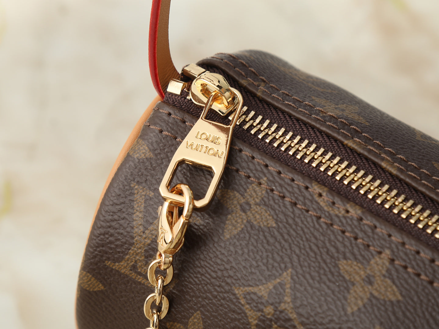 156NE21B Popular leather bag