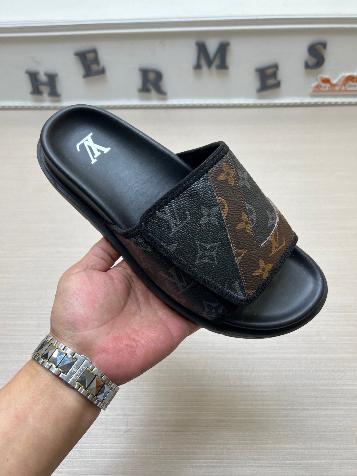 5WE251Z Popular Slippers