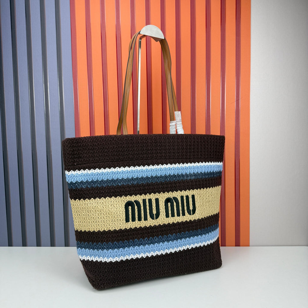 B1P46A166 Popular woven bags