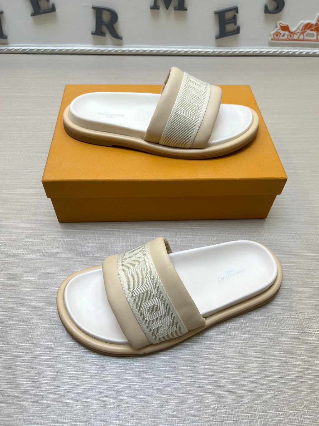 535ZE299Z Popular Slippers