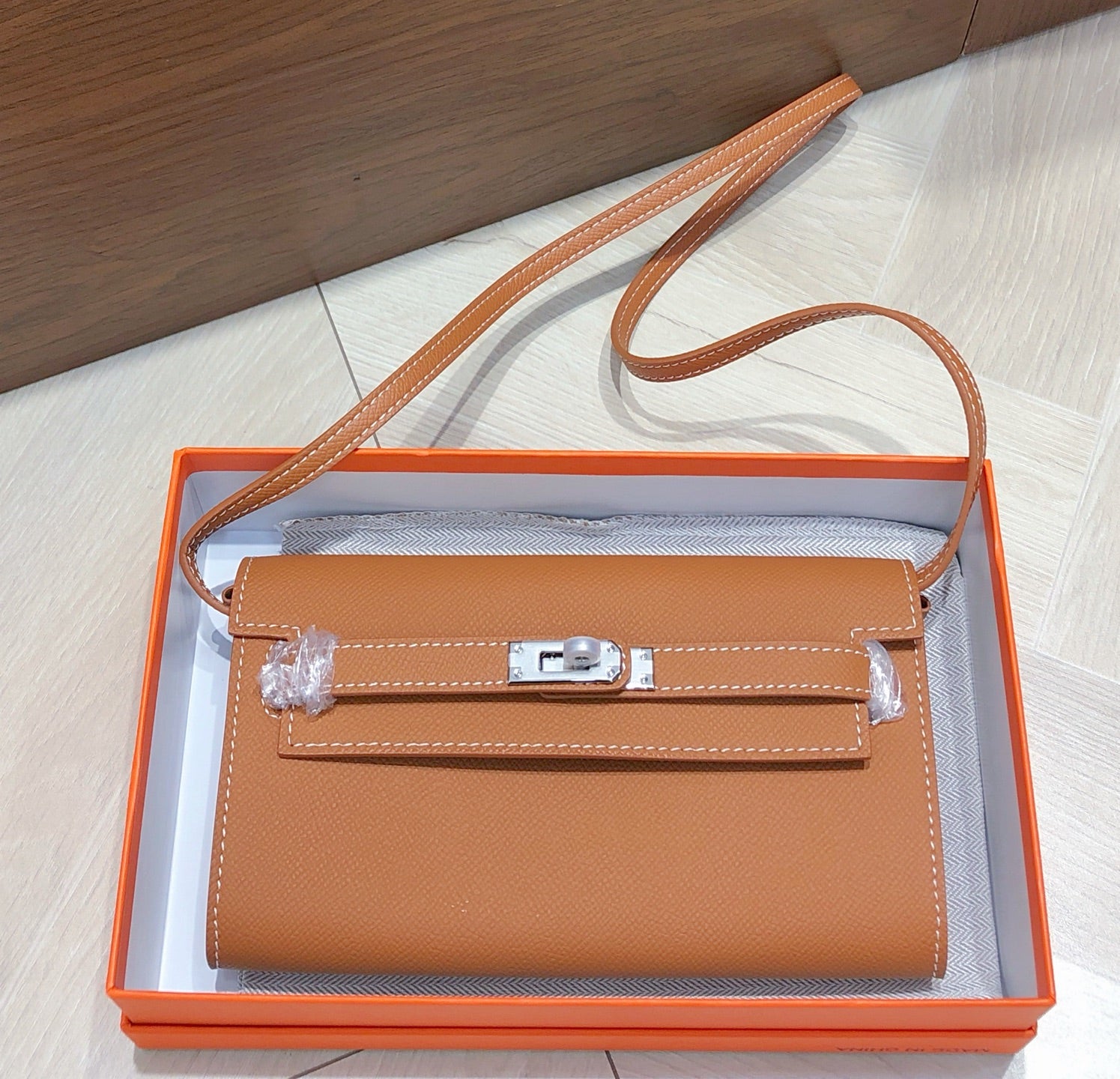B1X66H10 Popular high-quality leather bag