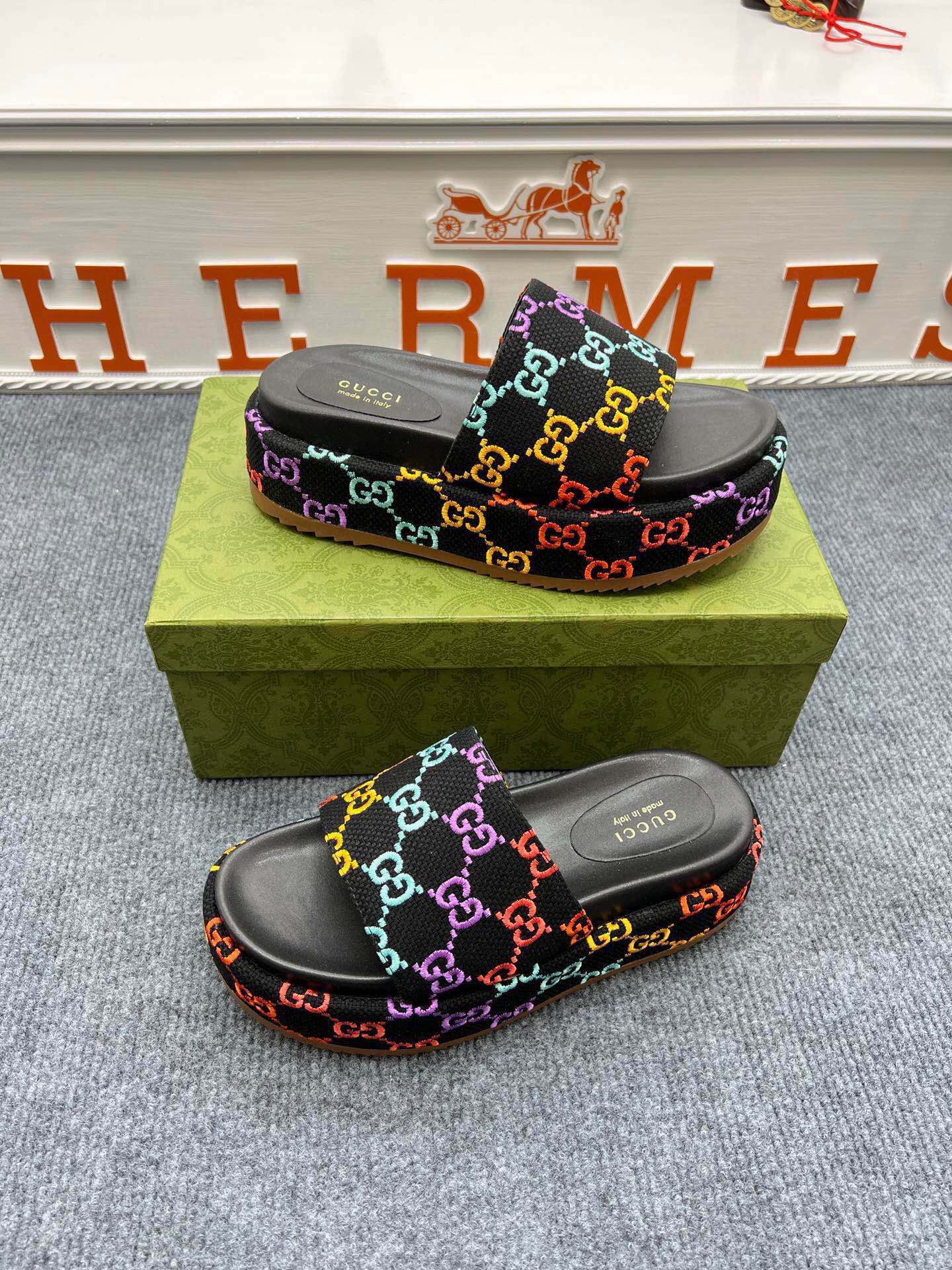 54B122Z Popular slippers  Sole thickness 5.5cm