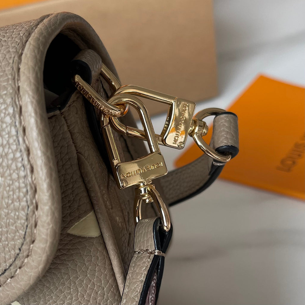 136PE38B Popular leather bag