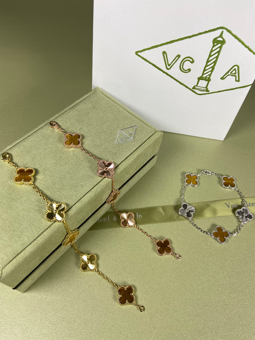 5XVA181K  Popular bracelets  5 flowers normal size1.5cm flower