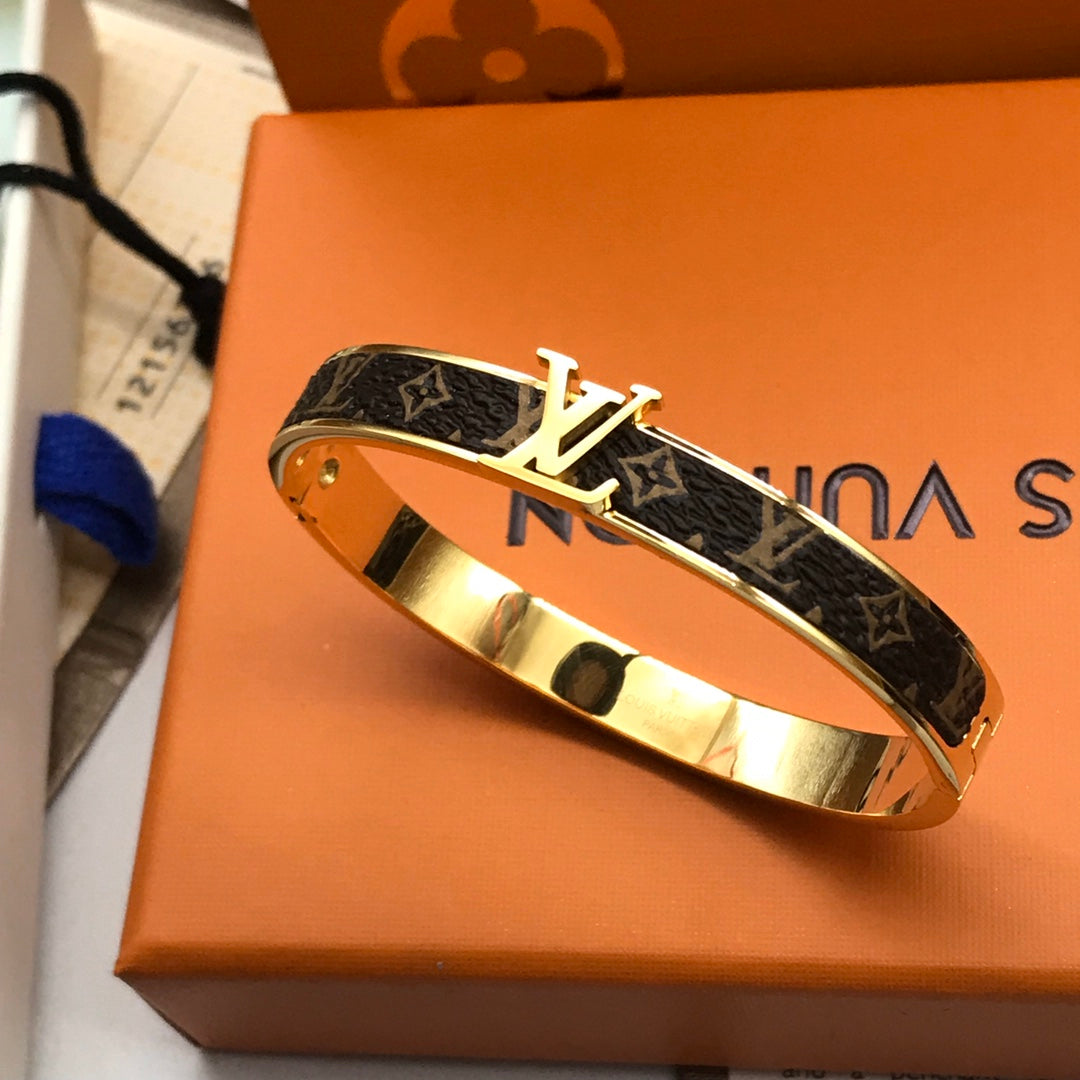 15QE56K  Popular Bracelets