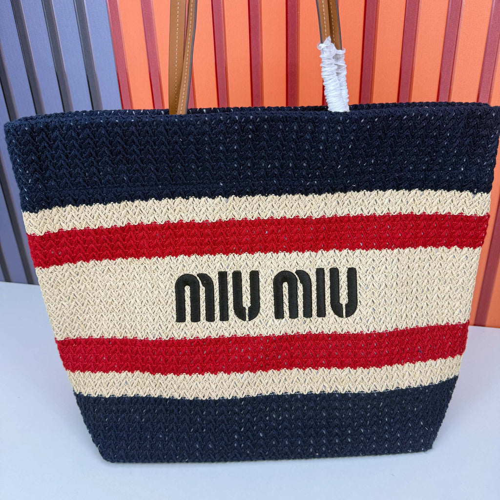 B1P46A166 Popular woven bags