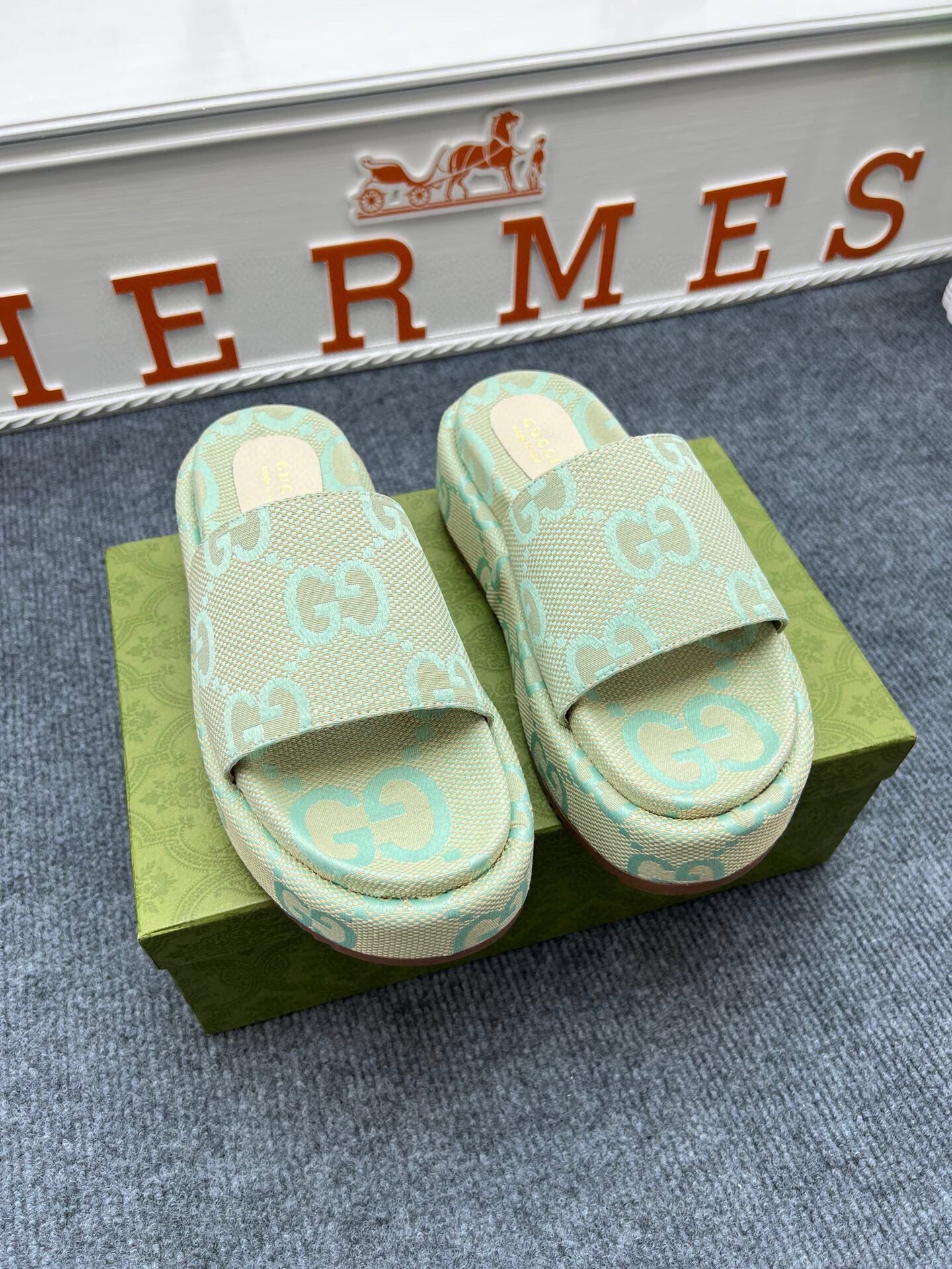54B122Z Popular slippers  Sole thickness 5.5cm