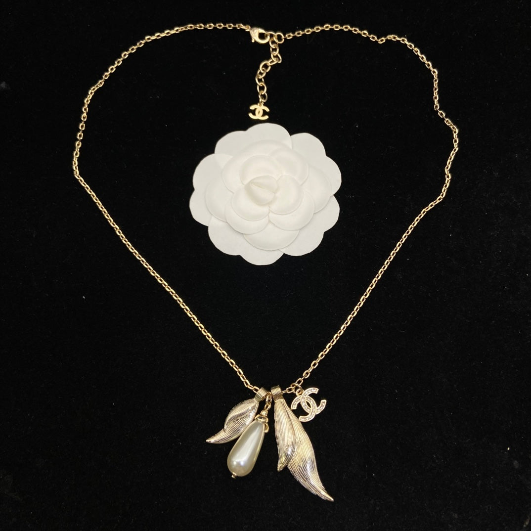 55QC240X Popular Necklace