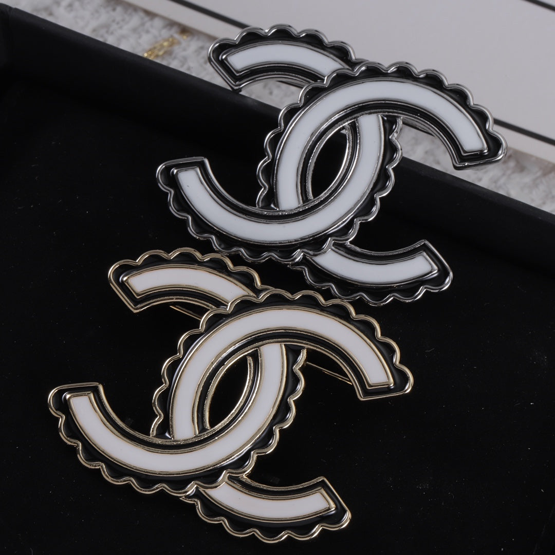 136NC37X Popular  Brooch