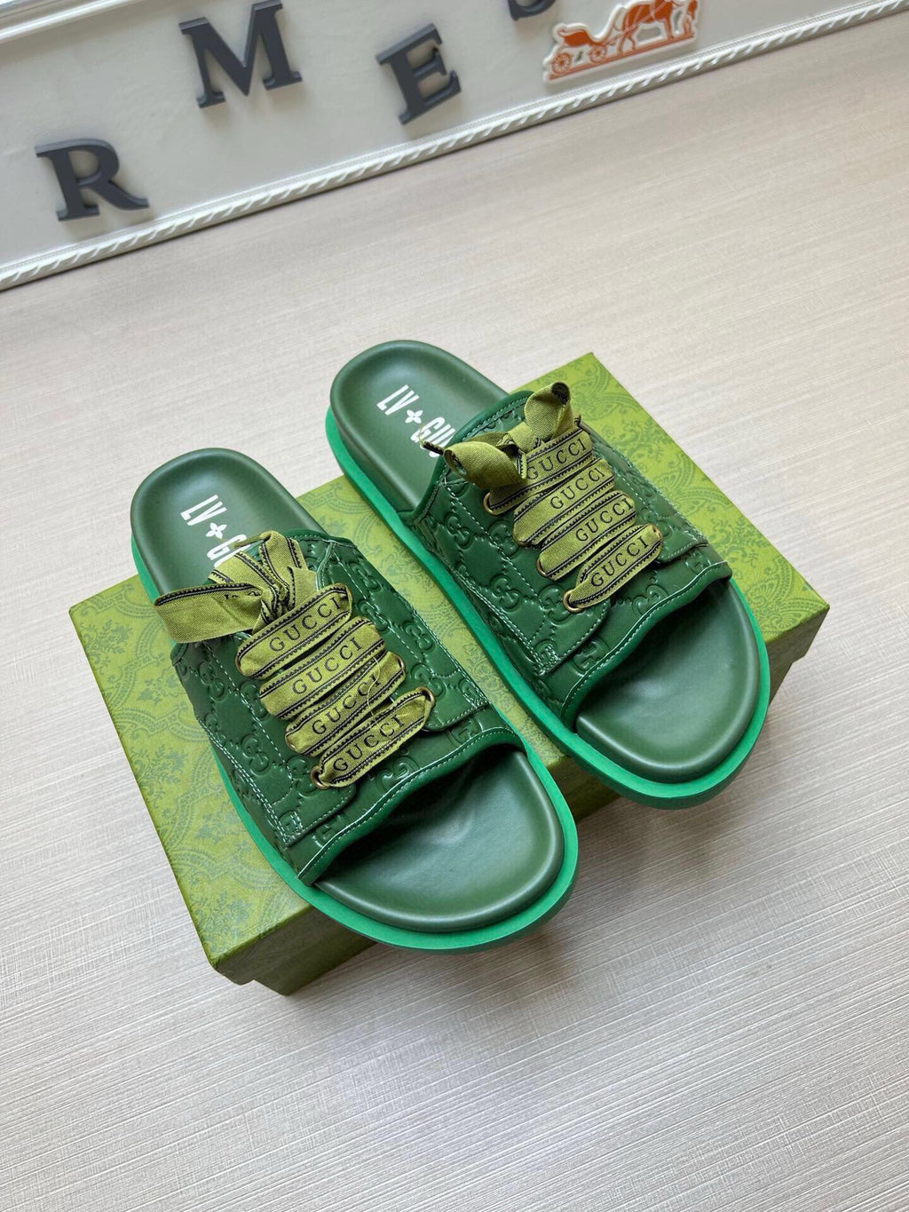 5WB242Z Popular Slippers