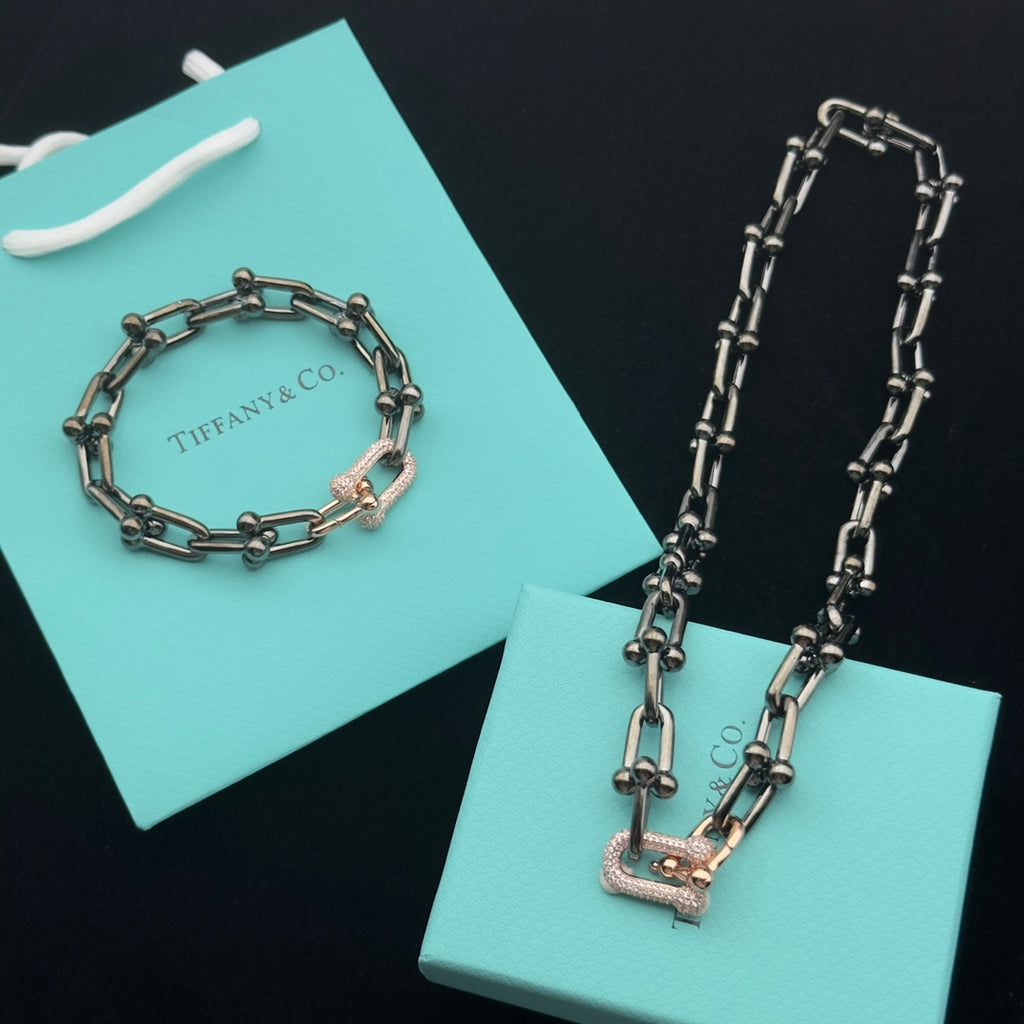8XT31X  Popular    Earring Bracelets Necklaces