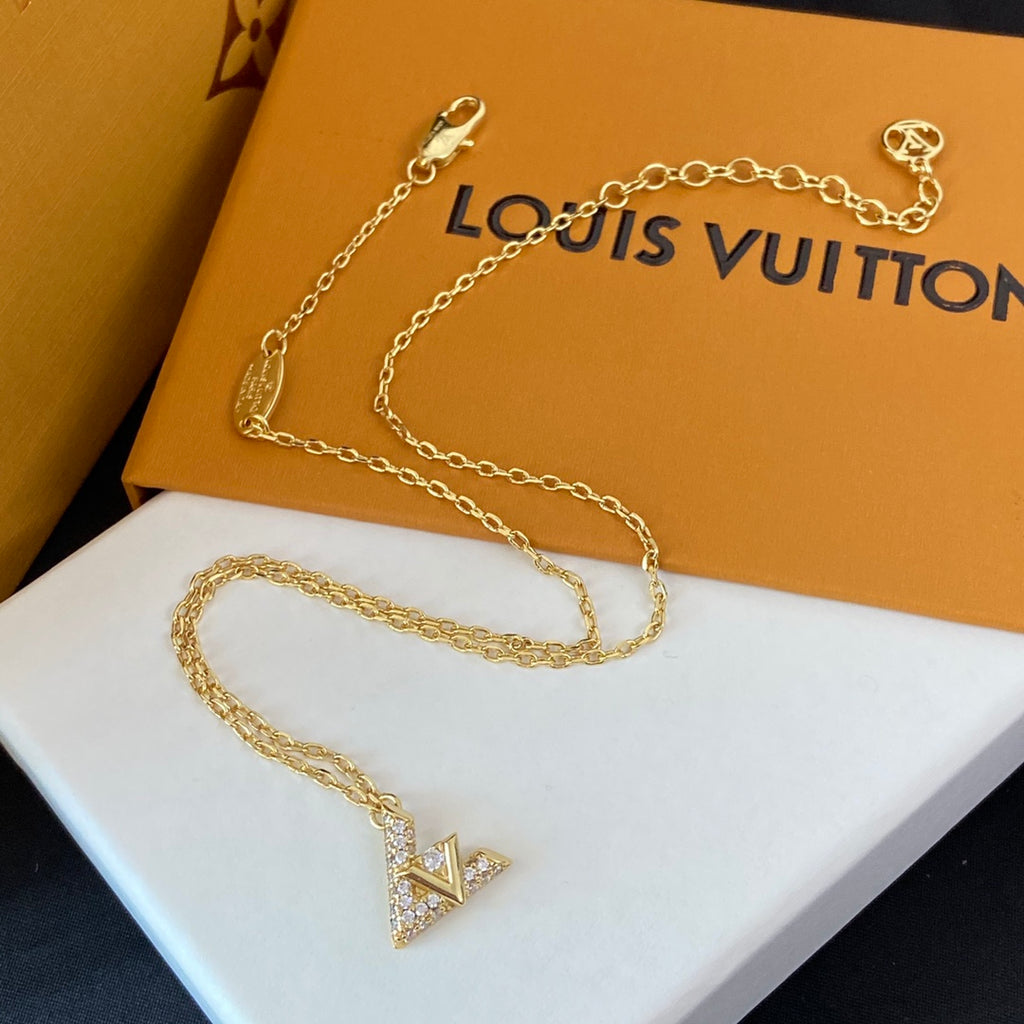 1XE609X  Popular  Earrings Bracelets Necklaces