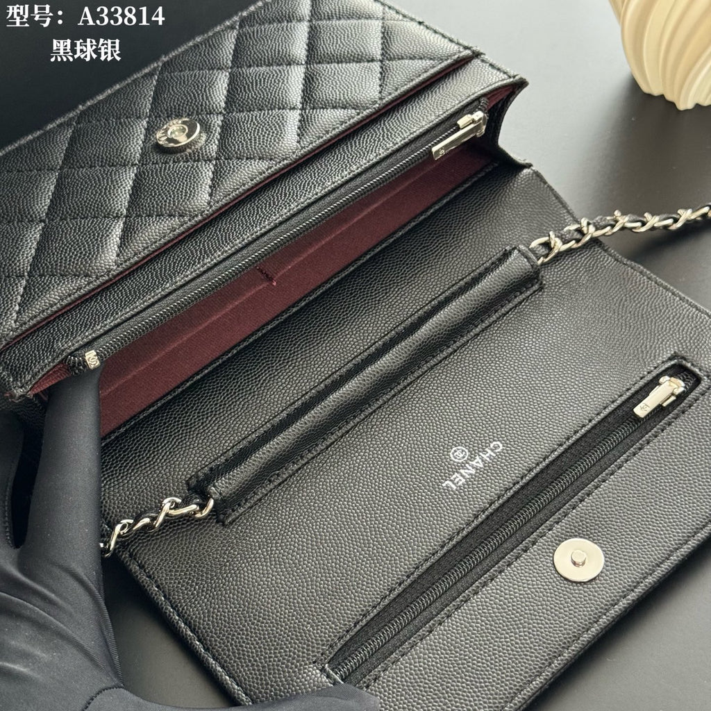 B1X66C17 Popular leather bag