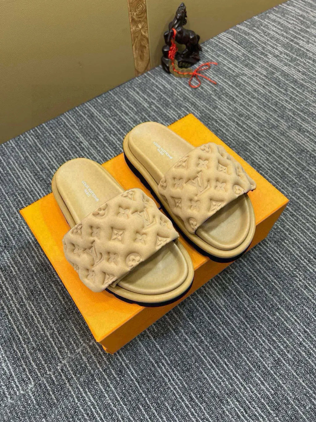 5QE13Z Popular Slippers