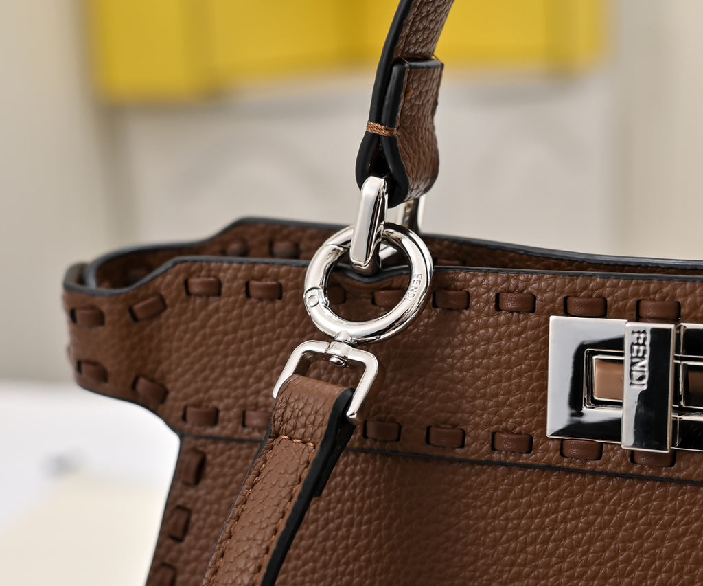 15RF136B Popular leather bag