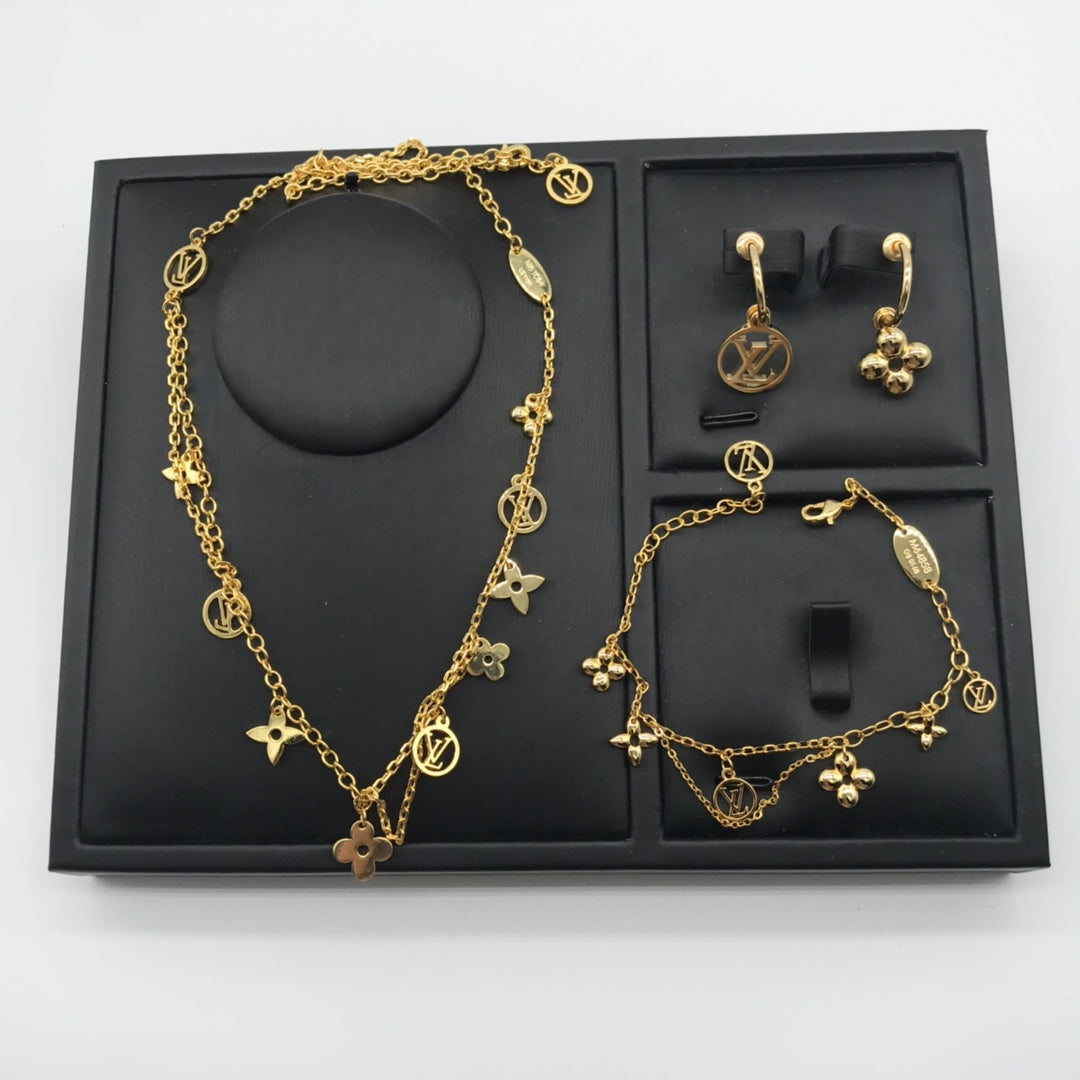 1XE599X  Popular   Earrings Bracelets Necklaces