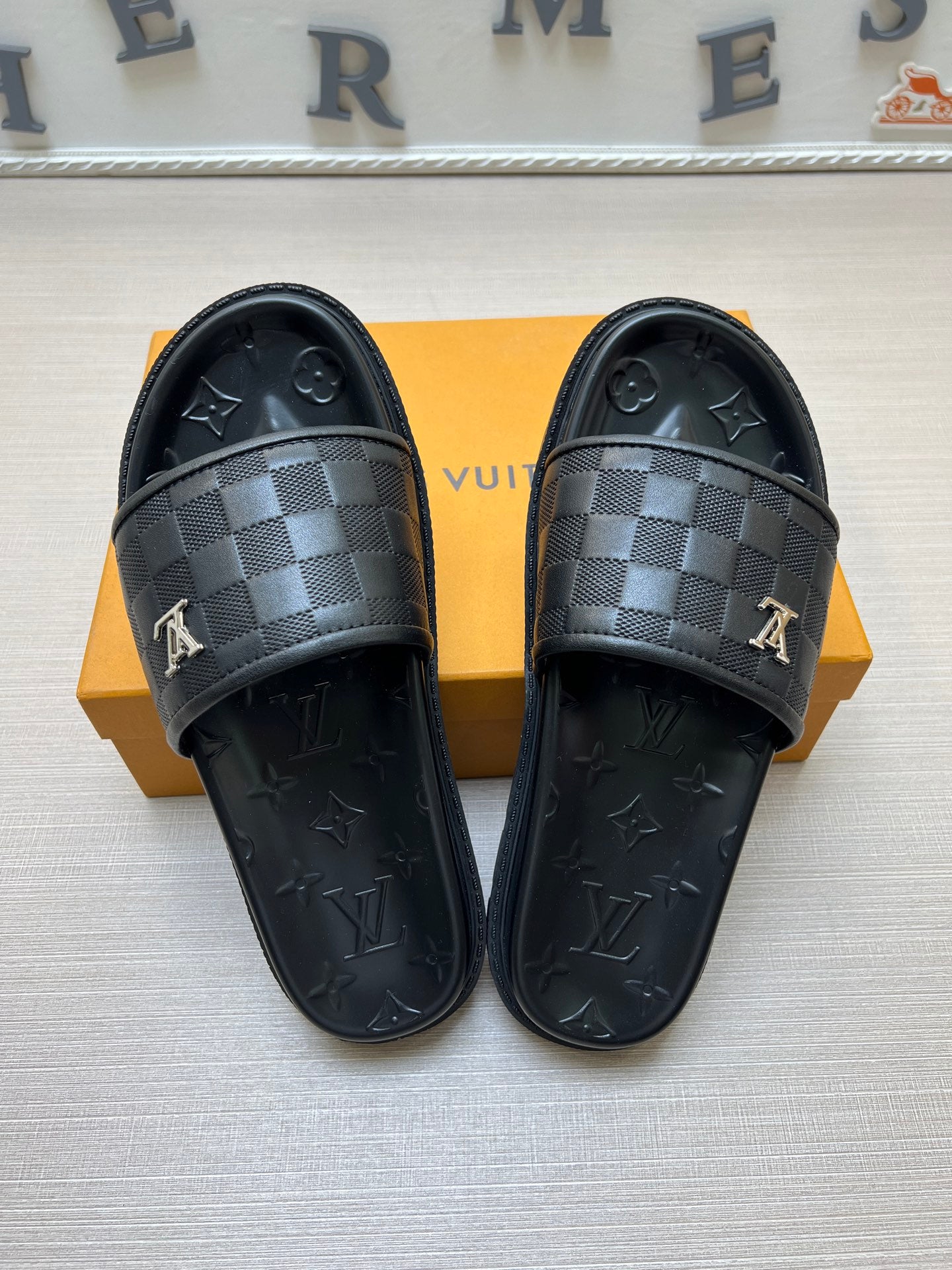 535ZE304Z Popular Slippers