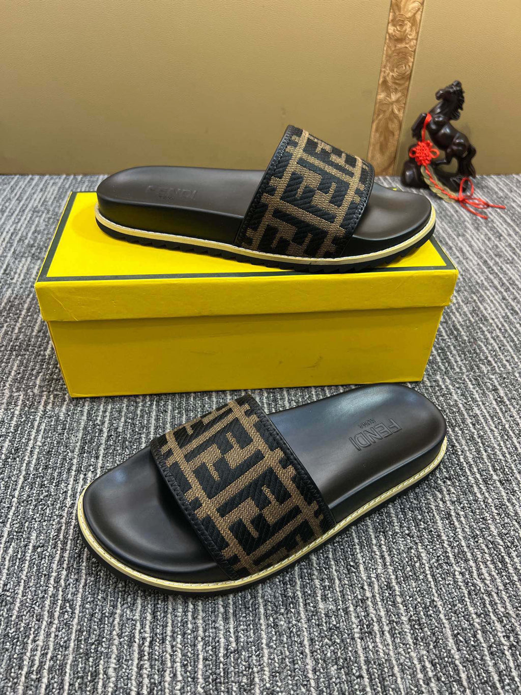 5XF105Z Popular Slippers