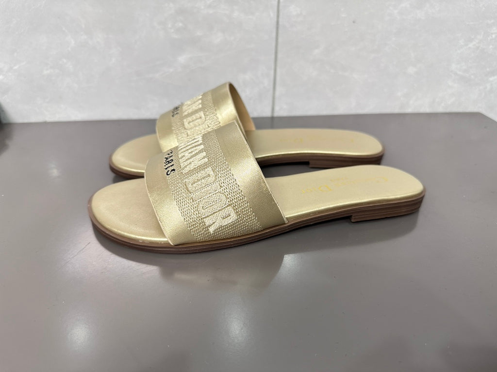 14D32Z Popular slippers