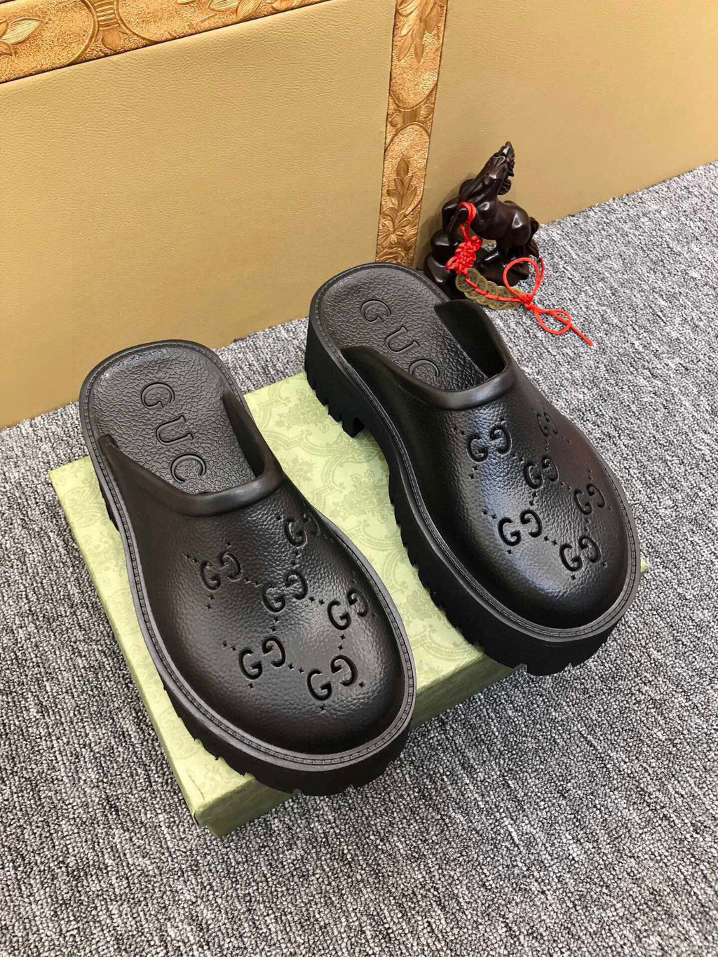 5WB244Z Popular Slippers