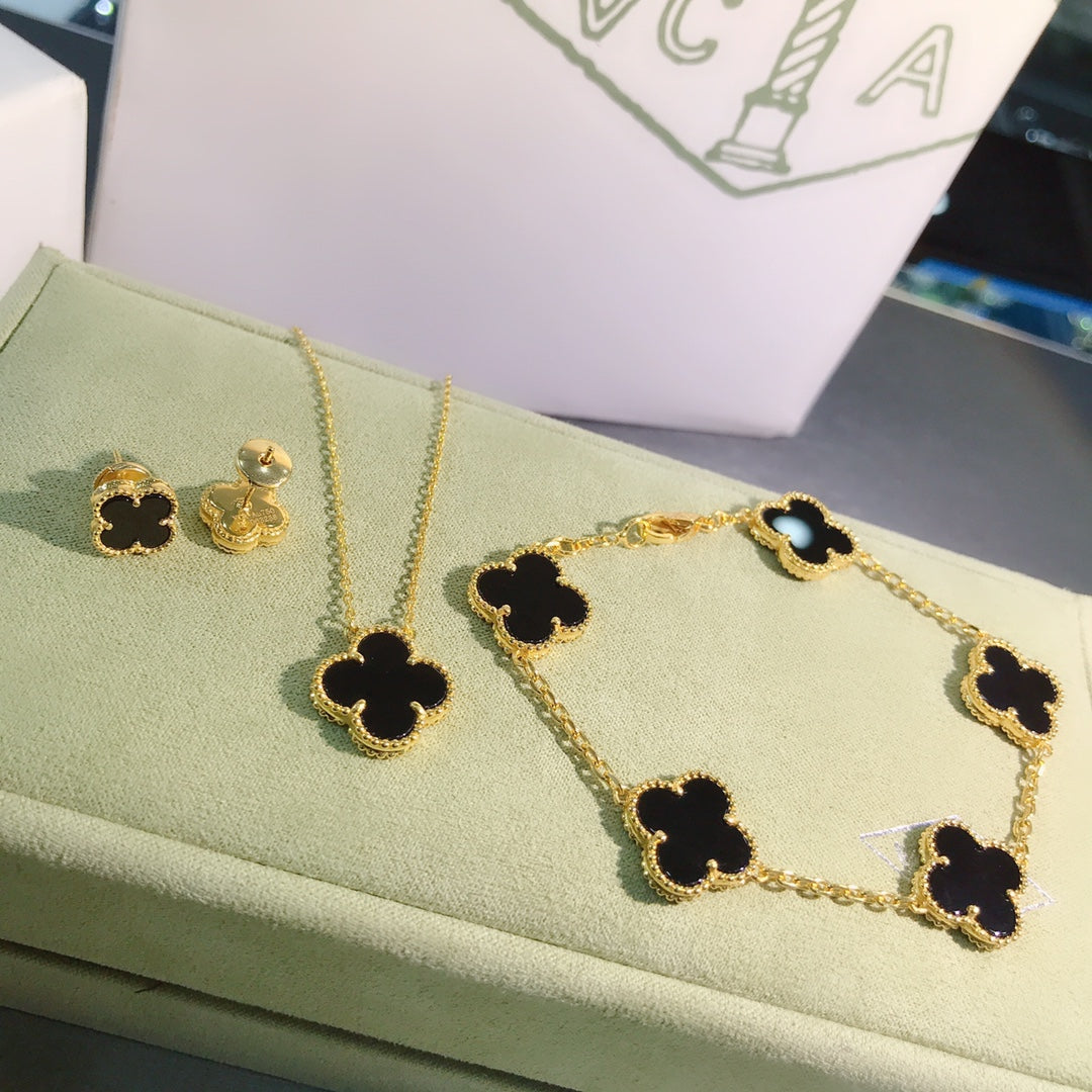 5XVA180K  Popular bracelets 5 flowers normal size1.5cm flower