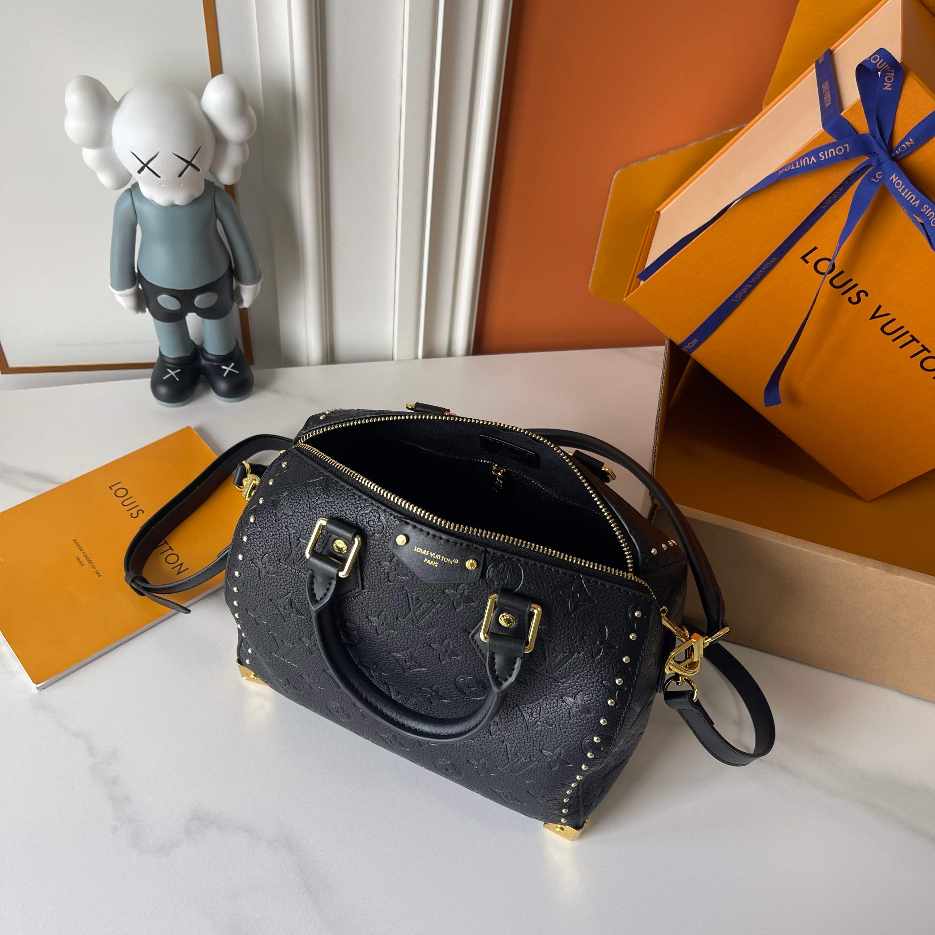 146PE77B Popular leather bag
