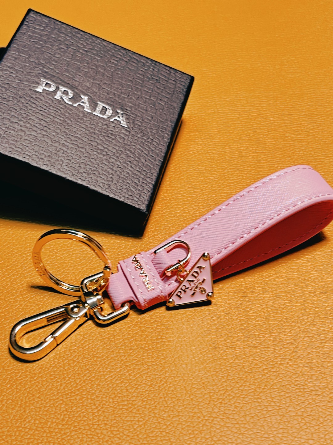 14PD27A  Popular key closure