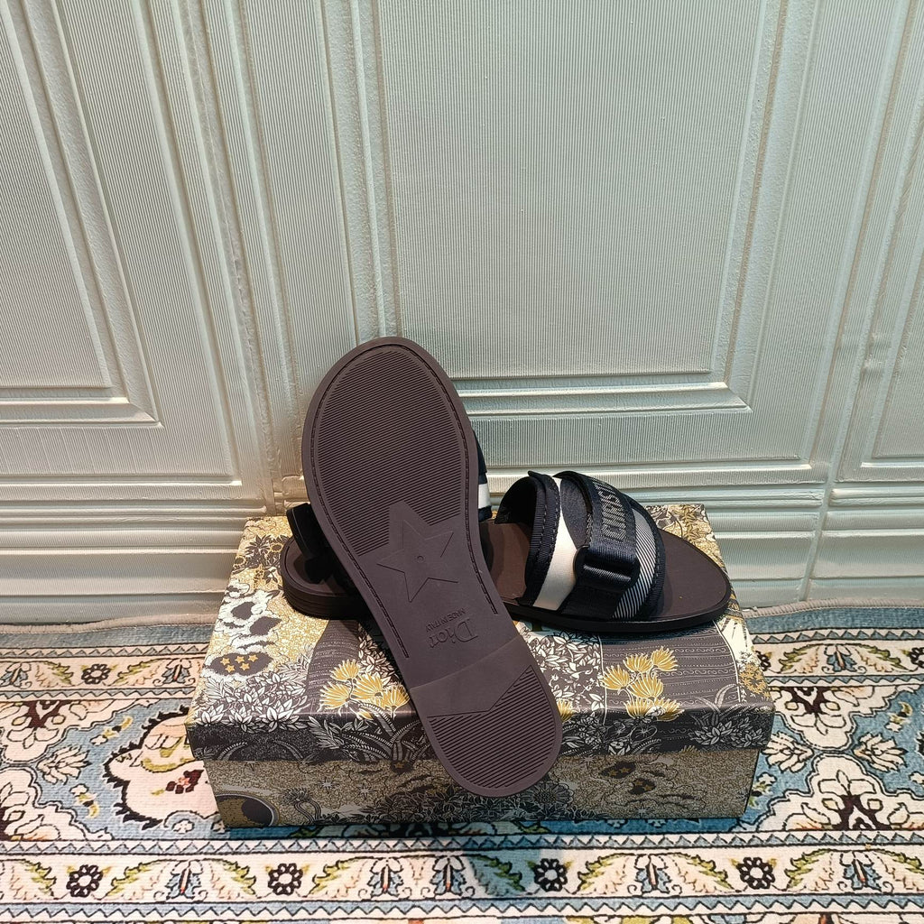 14D20Z Popular Slippers