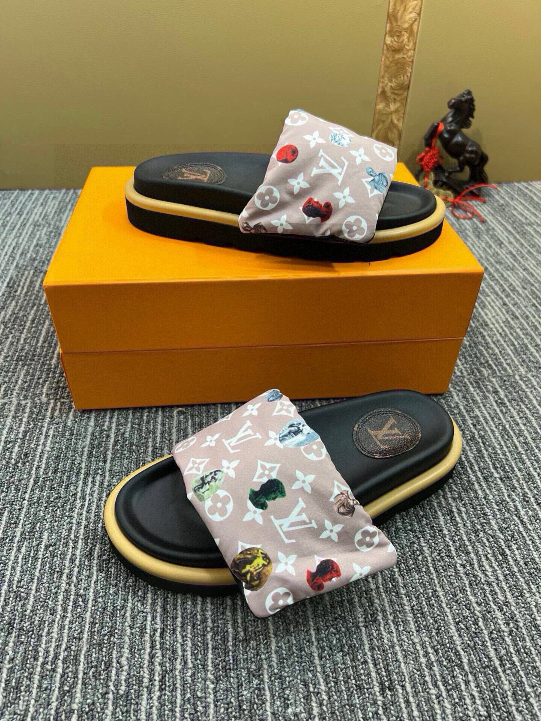 5QE12Z Popular Slippers