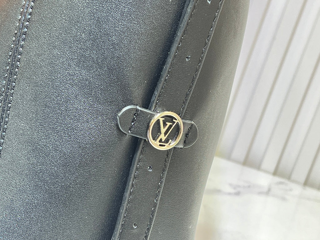 1WE95B Popular leather bag