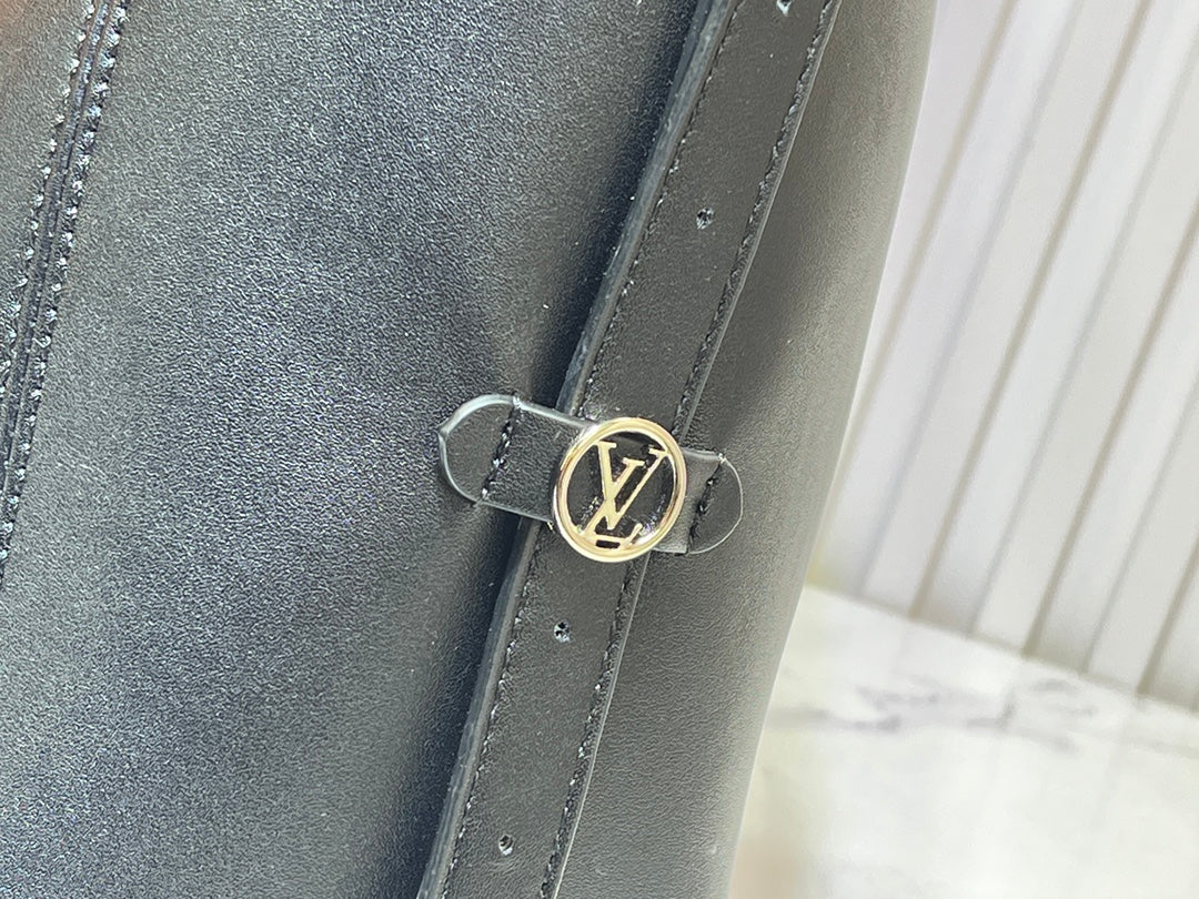 1WE95B Popular leather bag