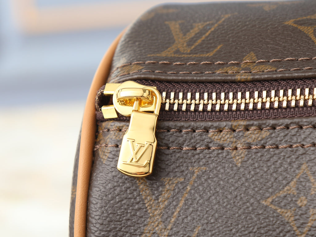 B1N56E21 Popular leather bag