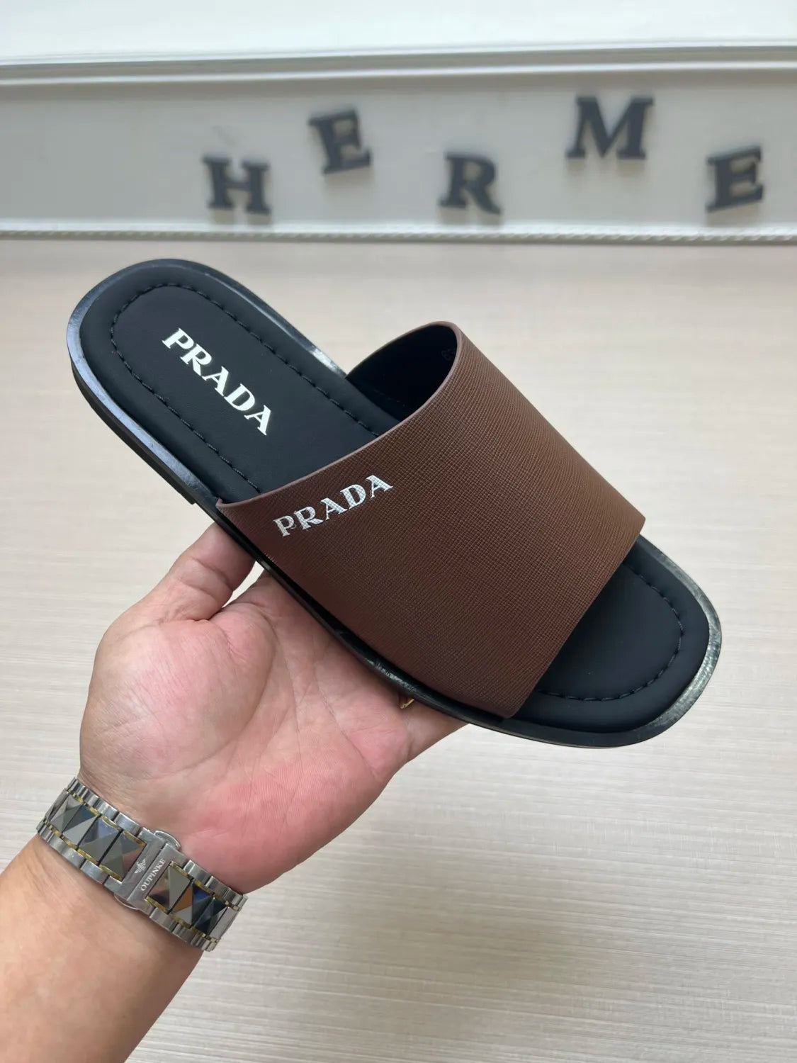 54PD76Z Popular slippers