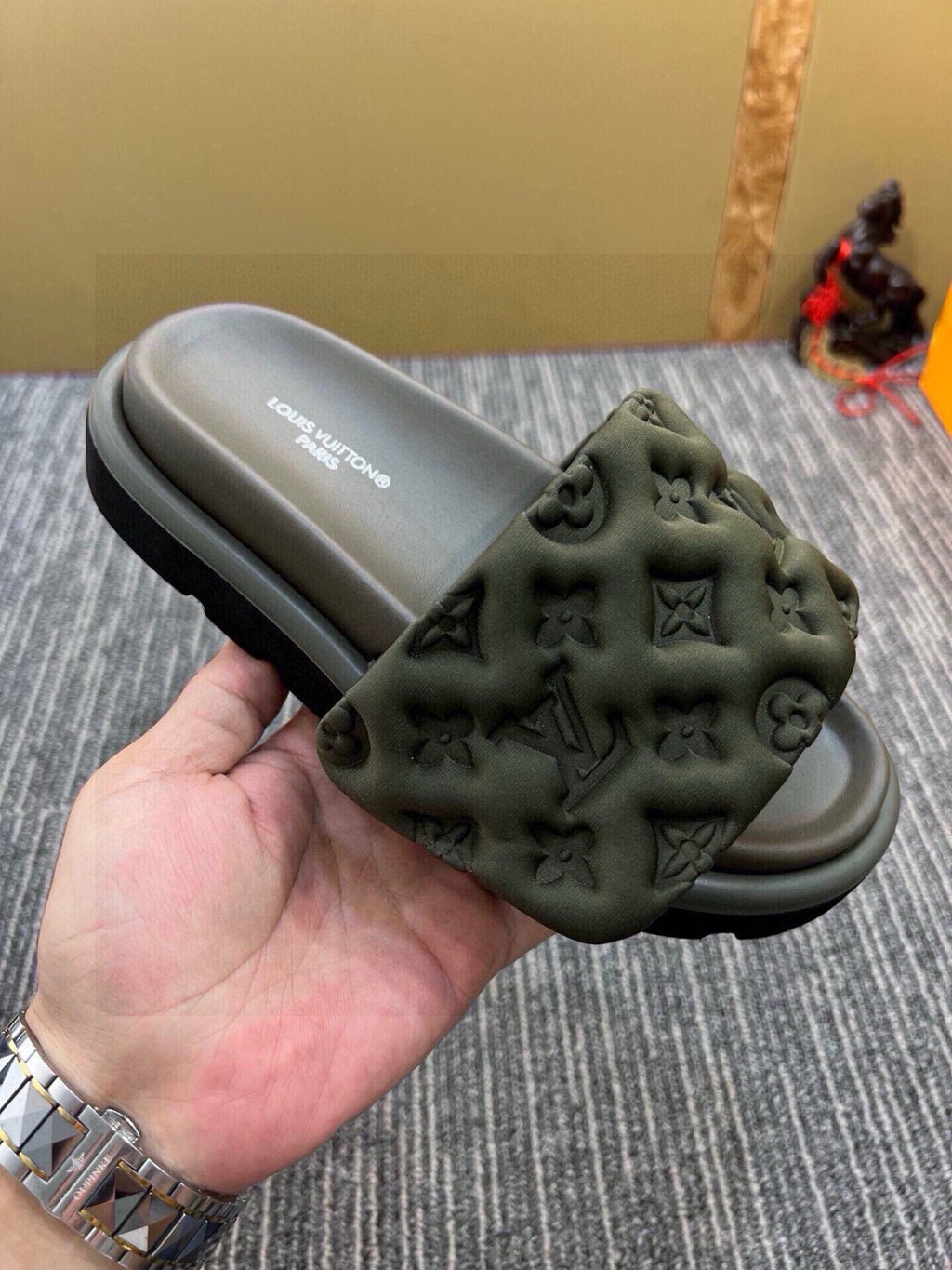 5QE13Z Popular Slippers