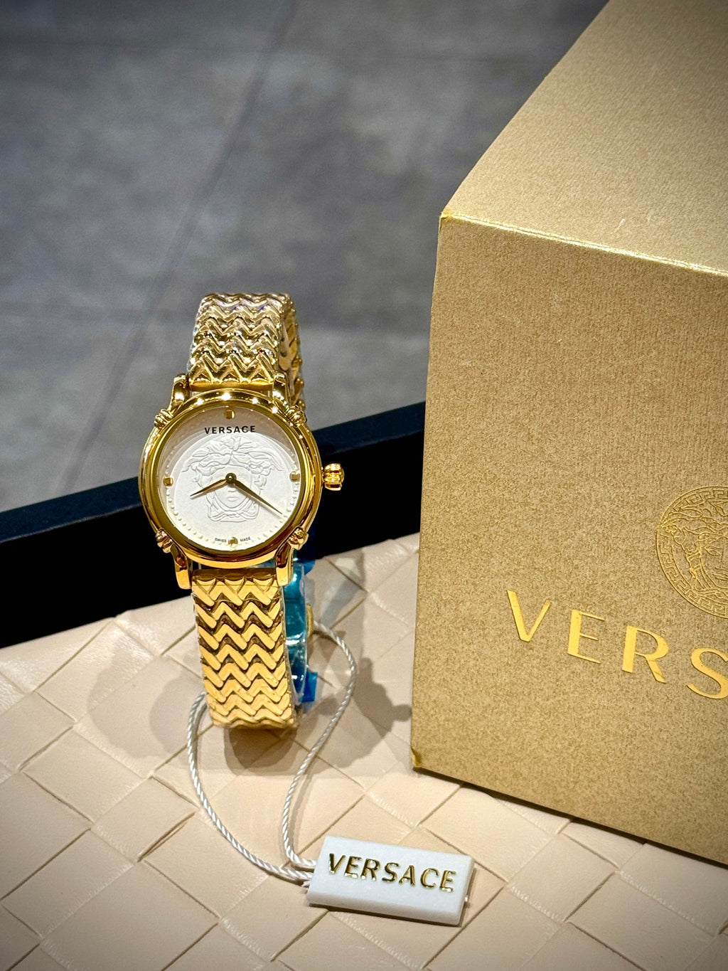 L1R36V78 Popular Watches
