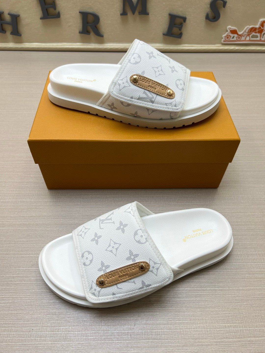 575NE6Z  Popular Slippers