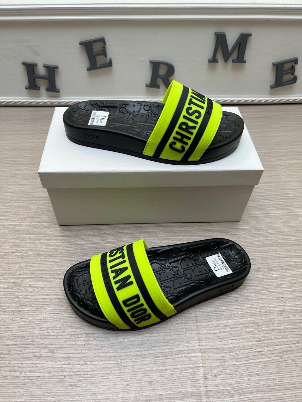 5LD212Z Popular Slippers