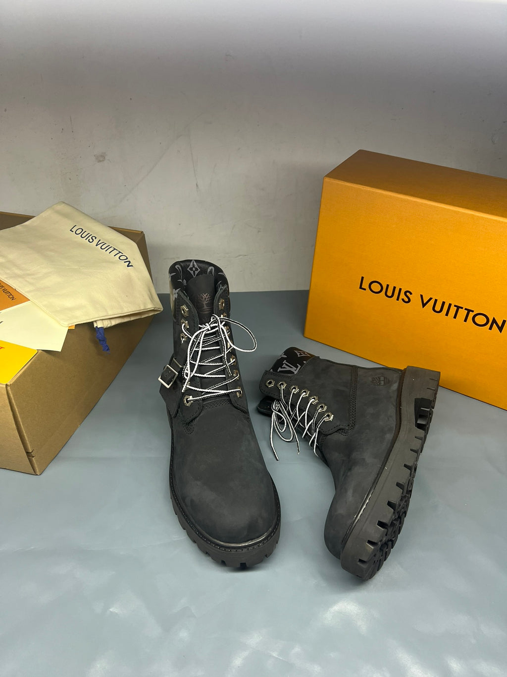 2105QE383Z Popular high-quality leather Boots