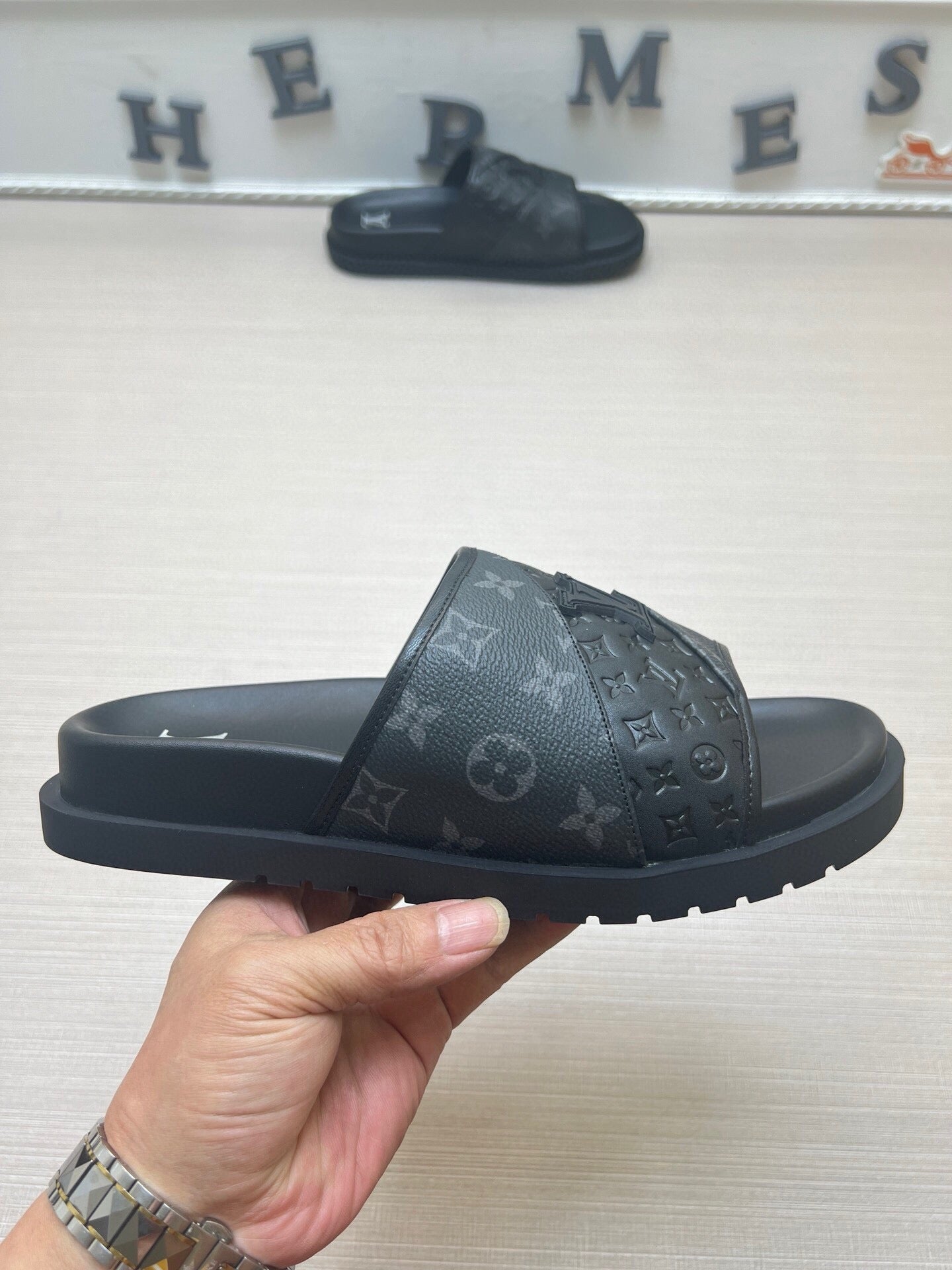 5WE249Z Popular Slippers
