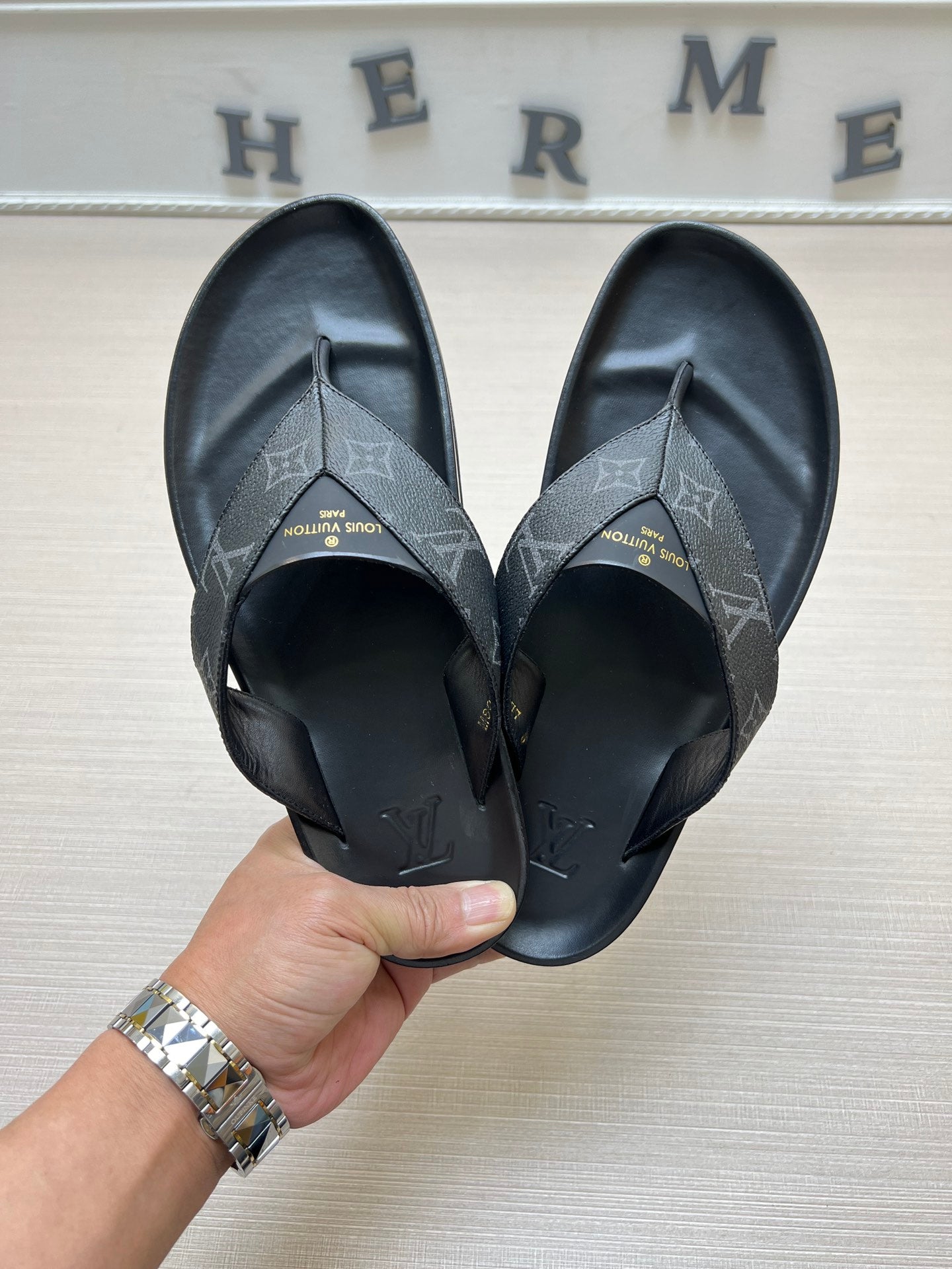 54E85Z Popular slippers