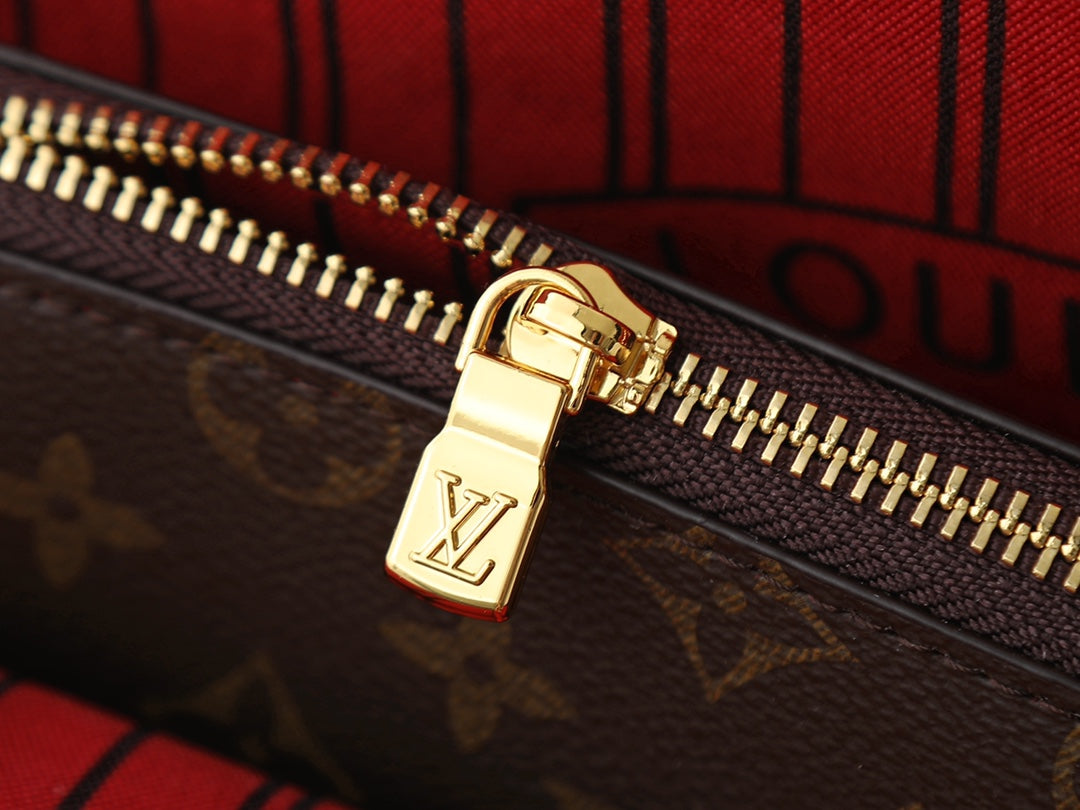 146PE107B Popular leather bag